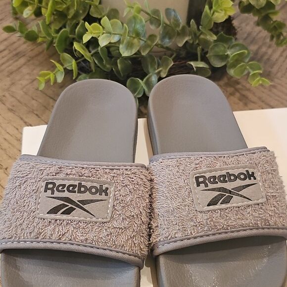 Reebok Kids Soft Gray Slide Sandals Size 13 - Picture 2 of 7
